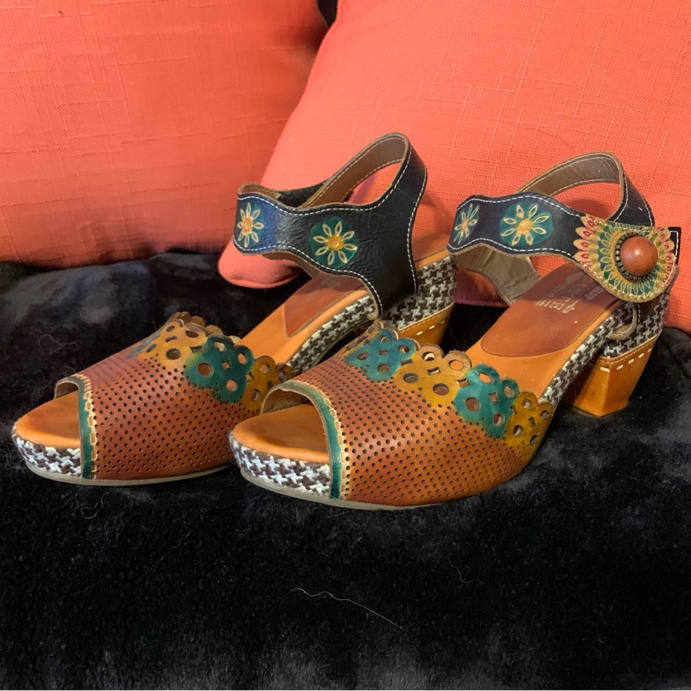 L’Artiste Spring step Jive-Cam sandal, Size 38 EU, 7.5 US
